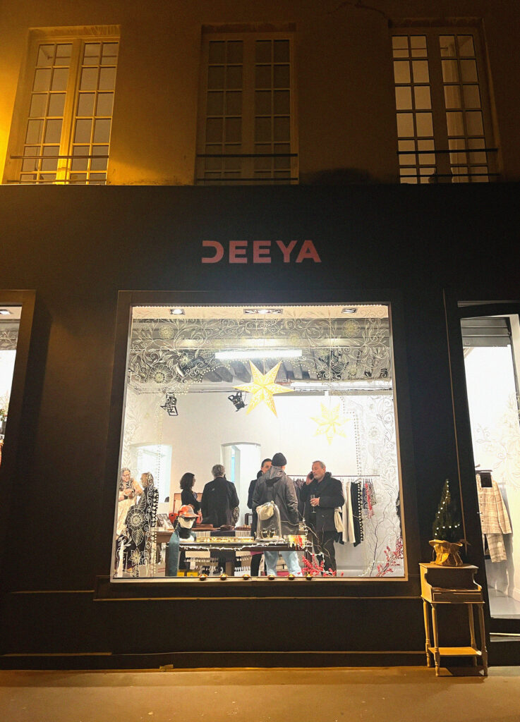 Deeya Paris โ To India, my love 2 Wall 2